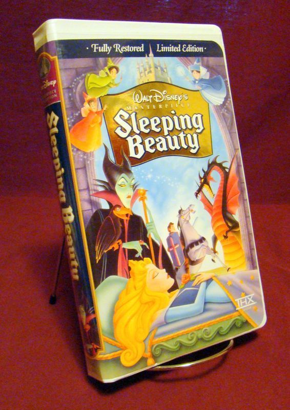 Walt Disney ~ SLEEPING BEAUTY Limited Edition THX ~ (VHS) White Clam 